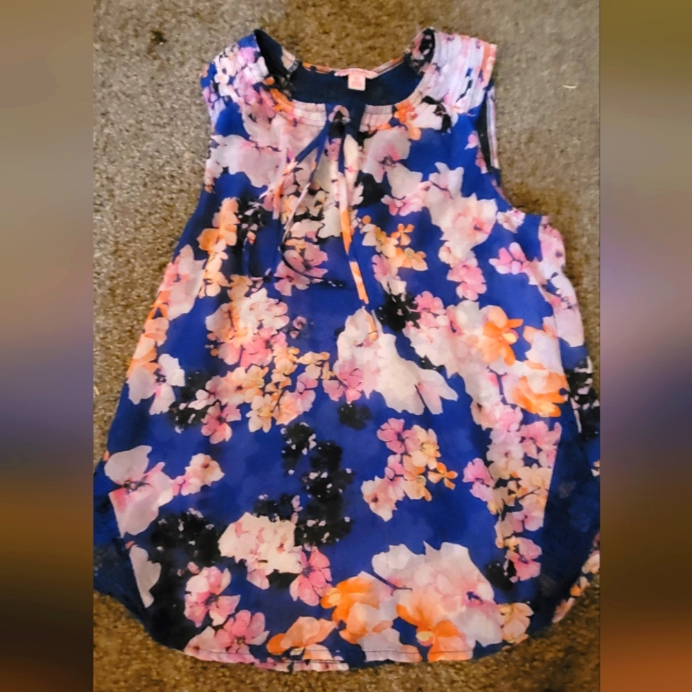 Candie's floral blouse